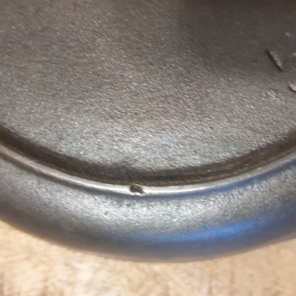 Vintage Unmarked BSR Cast Iron Skillet, #5 - Picture 12 of 13